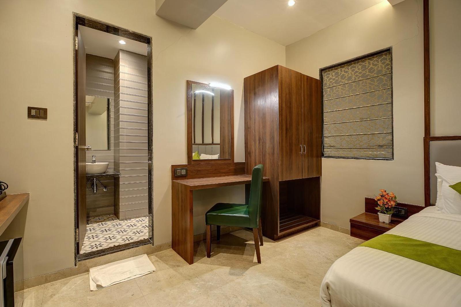 Magnus Fortune House Business Hotel , Magarpatta Mundhva Exterior foto