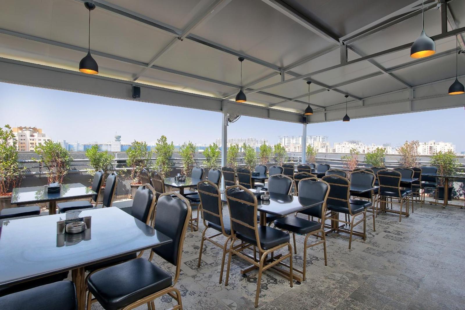 Magnus Fortune House Business Hotel , Magarpatta Mundhva Exterior foto